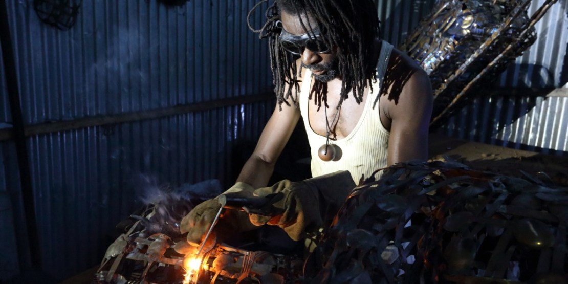 MM8125_120530_052708-2