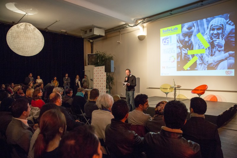 Rencontre des participants au SafirLab avec le prix Nobel de la Paix Muhammad Yunus à La Bellevilloise dans le cadre de la Up Conference, le 08/11/2016, © vinciane verguethen/voyez-vous